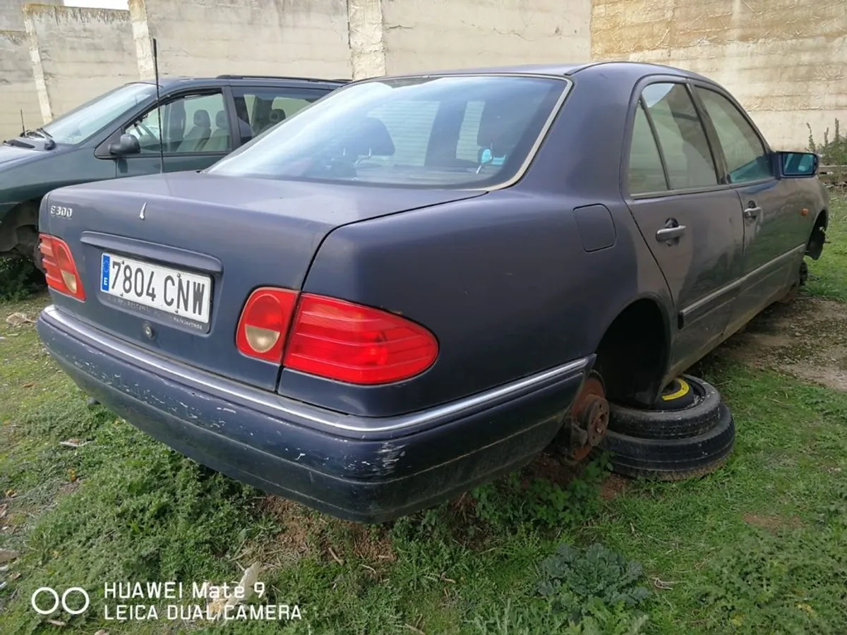 DESPIECE COMPLETO MERCEDES BENZ w210 E300 DIESEL