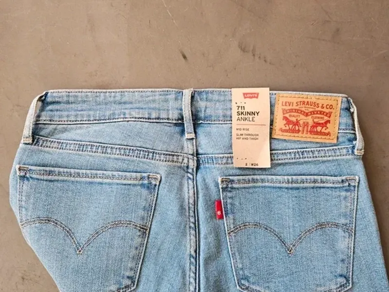 Levis 711 Skinny