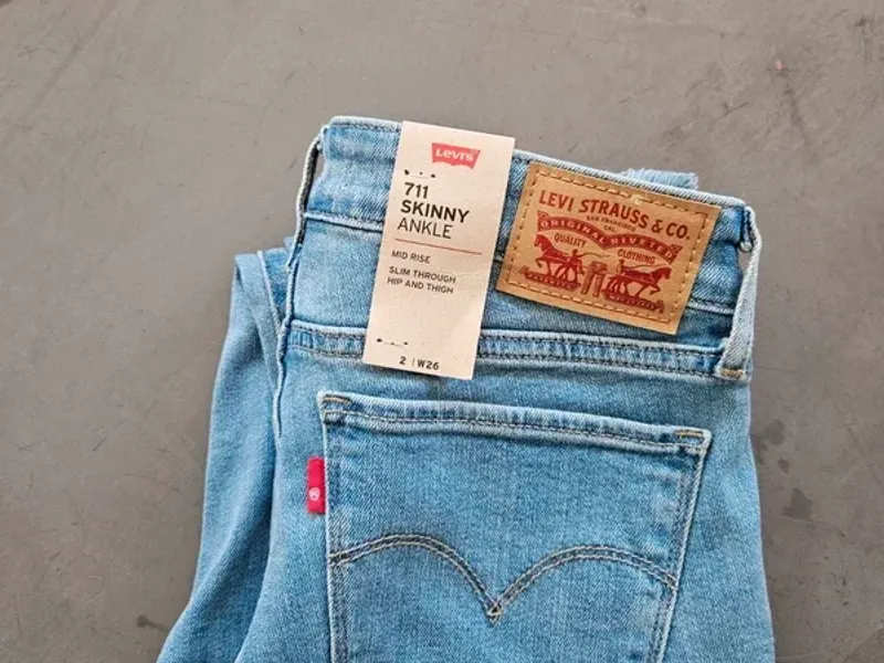 Levis 711 Skinny